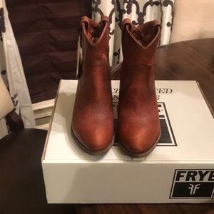 Frye Ilana cognac bootie